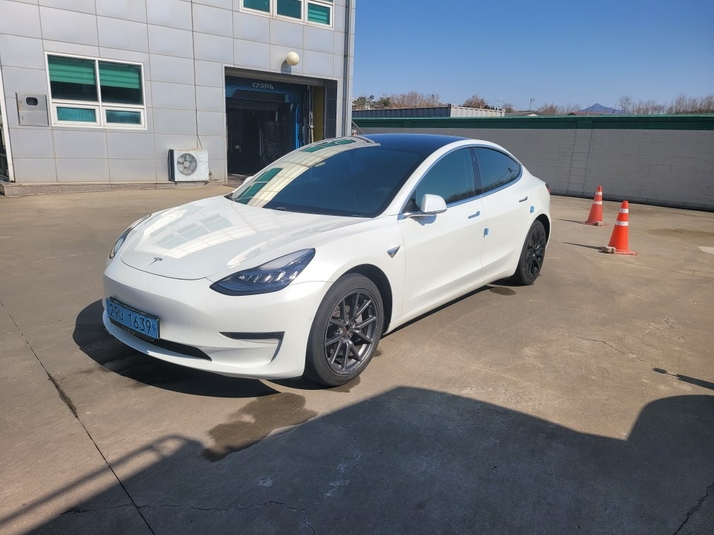 모델 3 BEV(75kWh) AWD 롱 레인지 매물 썸네일