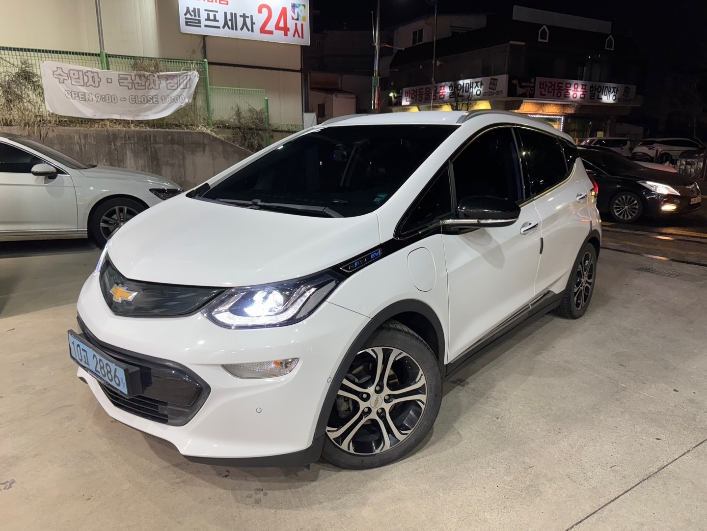 볼트 BEV(66kWh/414km) FWD 프리미어 매물 썸네일