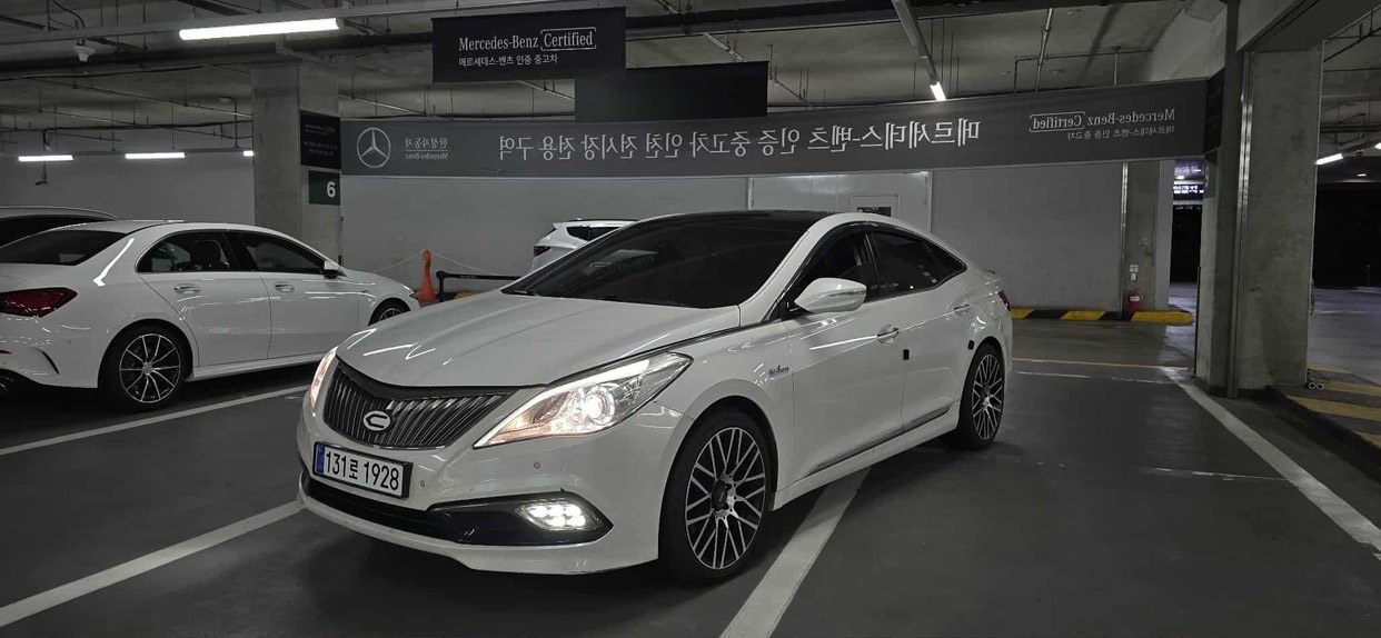그랜저 HG HEV 2.4 FWD 프리미엄 컬렉션 매물 썸네일
