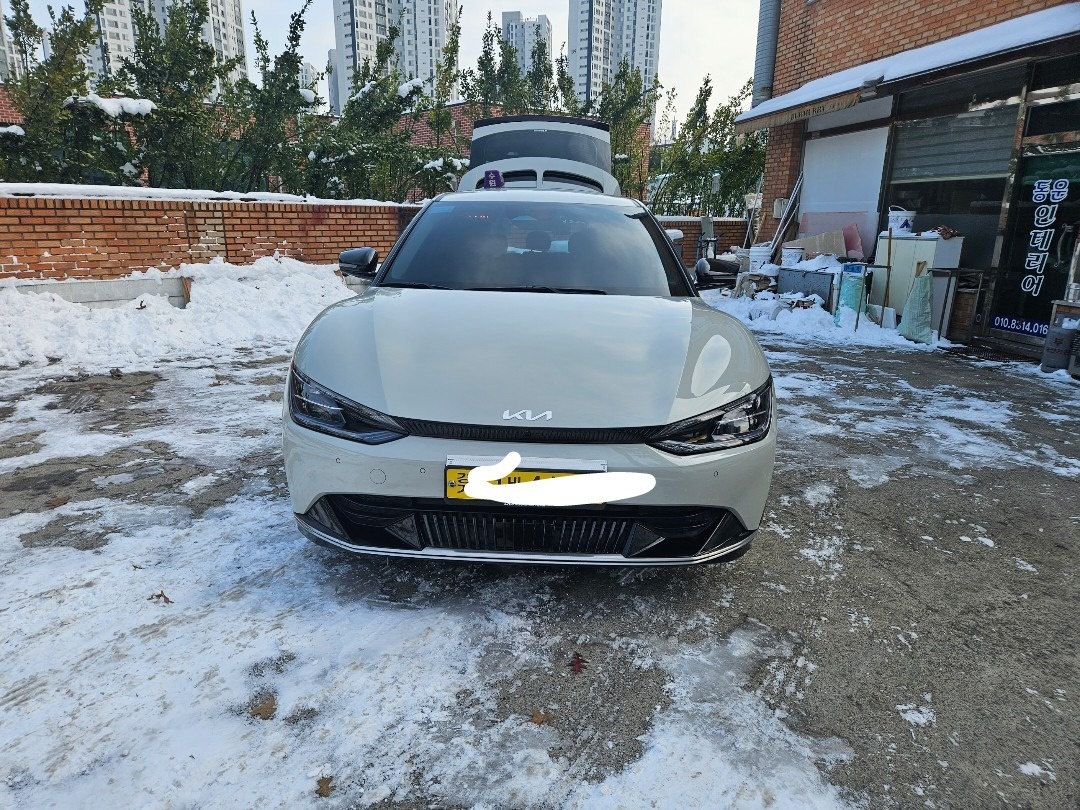 EV6 CV BEV(롱레인지/77.4kWh) AWD 어스(441km) 매물 썸네일