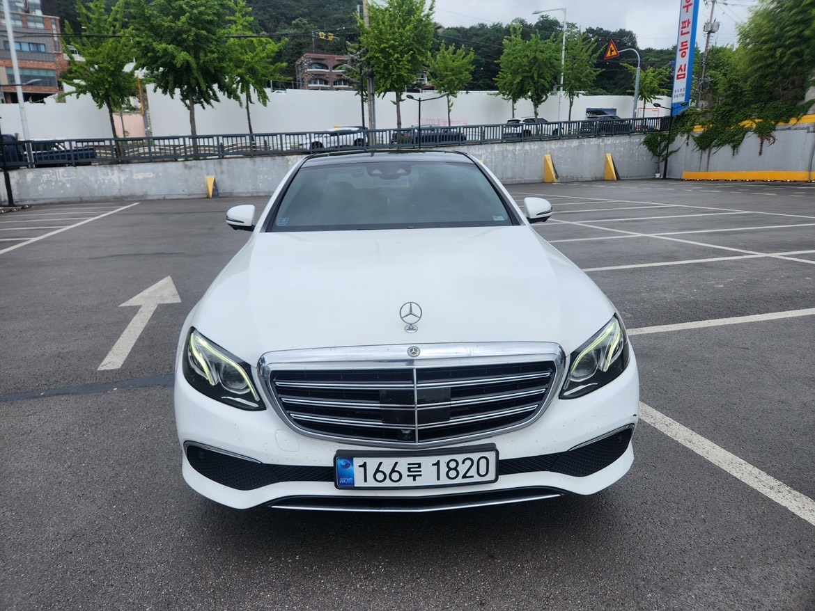E 클래스 W213 E300 4Matic 전기형 (211마력) 매물 썸네일