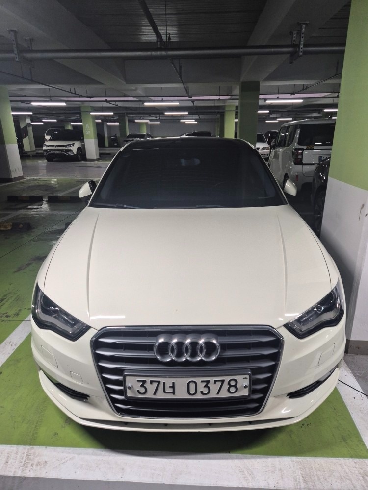 A3 8V 25 TDI (110마력)세단 매물 썸네일