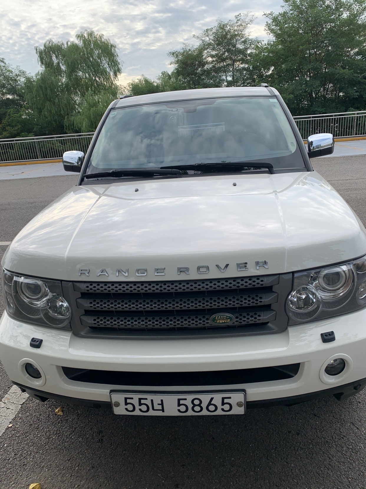 레인지로버 스포츠 L320 4.4 V8 HSE 매물 썸네일