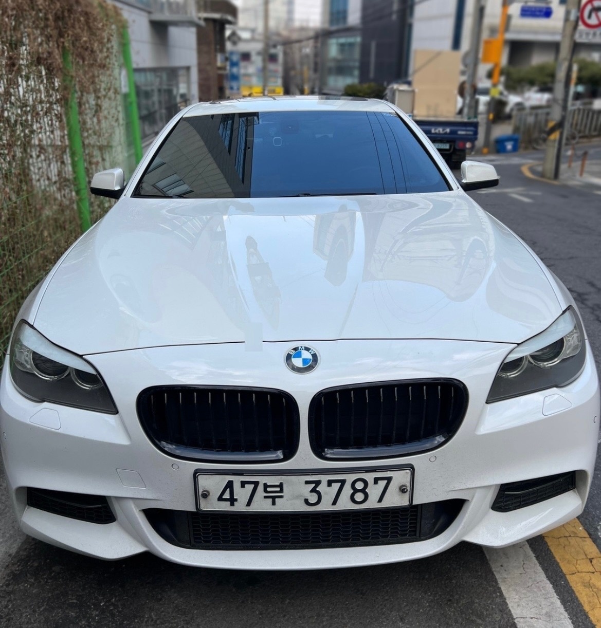 5시리즈 F10 528 i 전기형 (258마력) 매물 썸네일