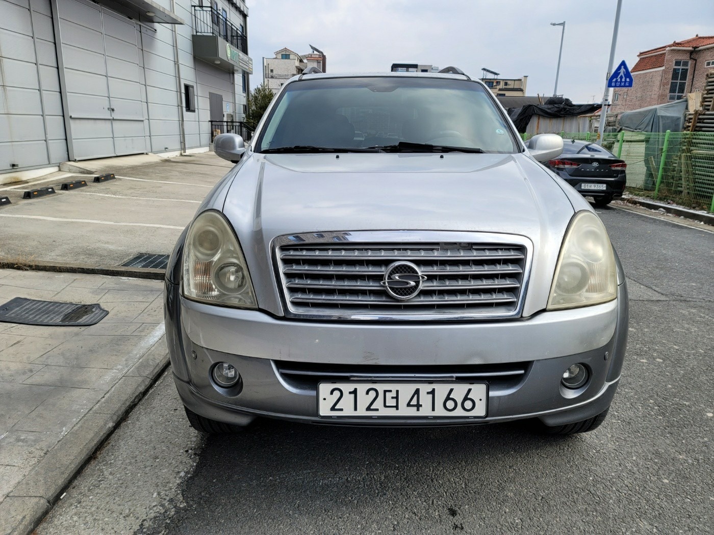 슈퍼 렉스턴 Y200 7인승(디젤 RX4) RWD 최고급 매물 썸네일