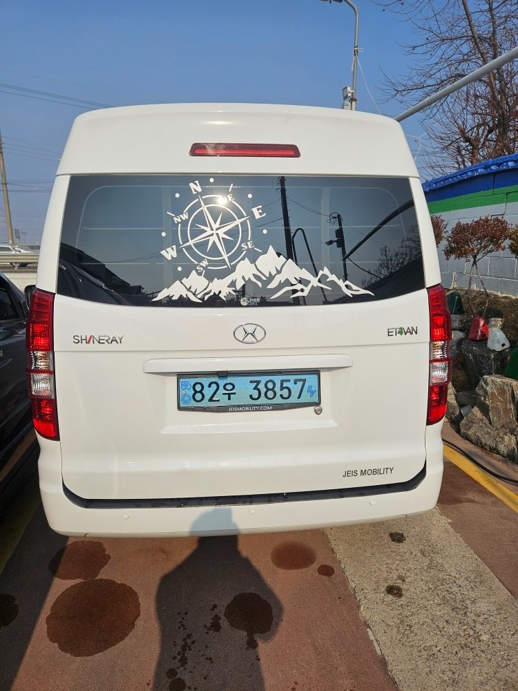 이티밴 BEV(4인승 41.9kWh) RWD (227km) 매물 썸네일