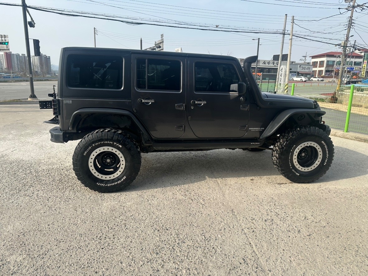 랭글러 JK 디젤 2.8 4WD 루비콘 4도어 매물 썸네일