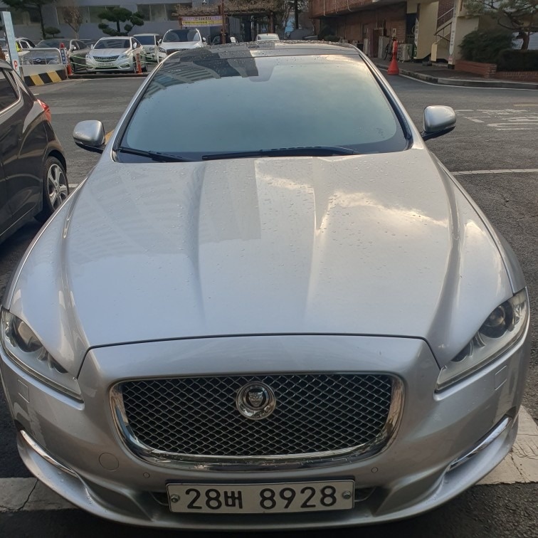 XJ X351 3.0 d 프리미엄 럭셔리 LWB 매물 썸네일