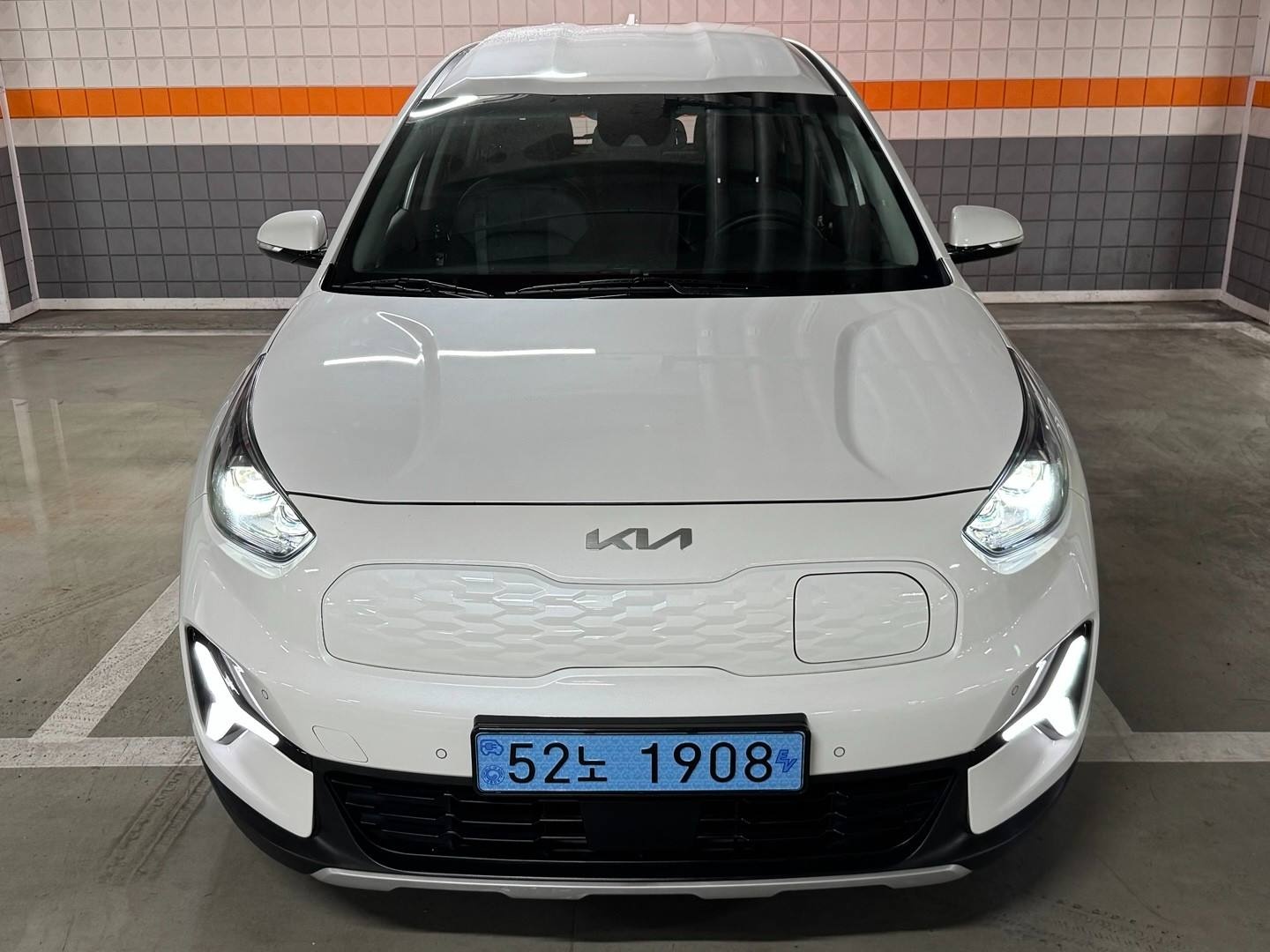 니로 EV DE 플러스 EV(64kWh) FWD 에어(택시용 392km) 매물 썸네일