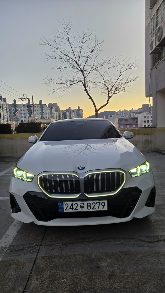 5시리즈 G60 530 i xDrive 전기형 (258마력)M 스포츠 매물 썸네일