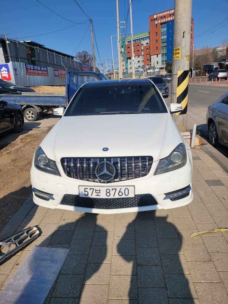 C 클래스 W204 C220 CDI (170마력)블루이피션시 매물 썸네일