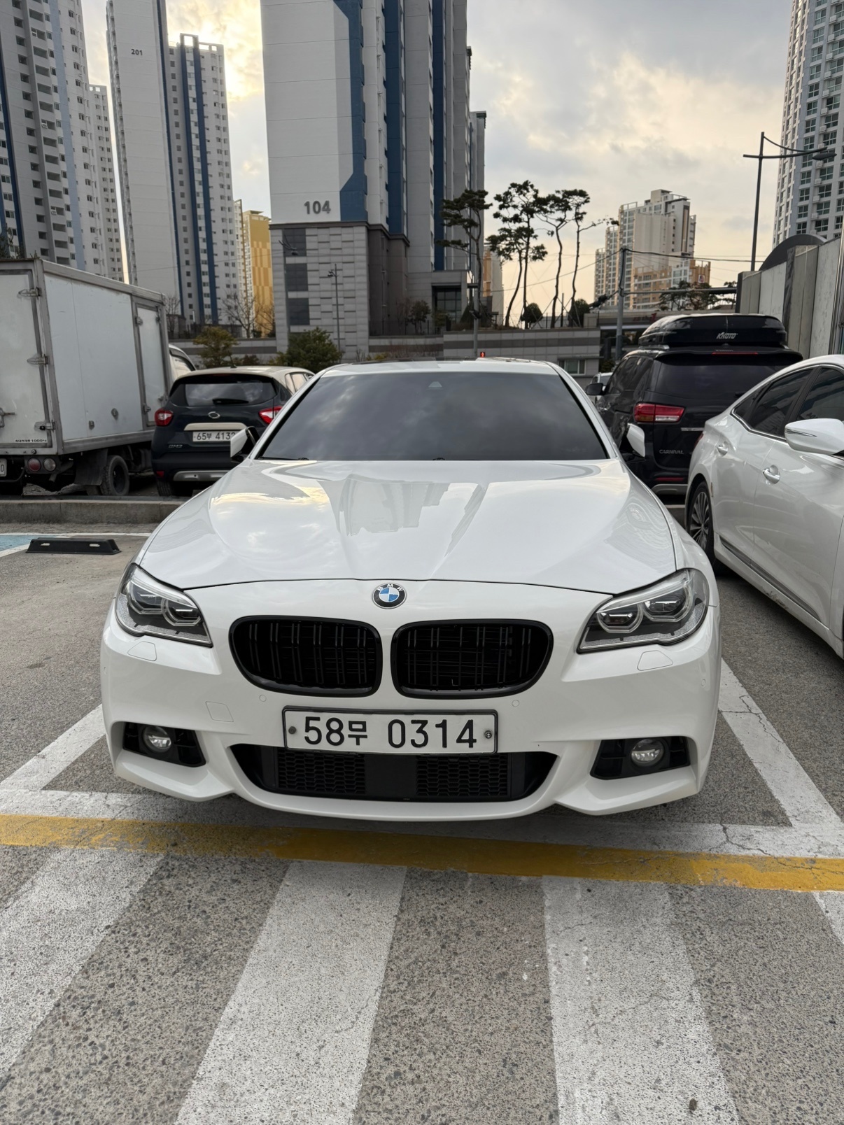 5시리즈 F10 520d xDrive 후기형 (190마력)M 에어로 다이나믹 매물 썸네일