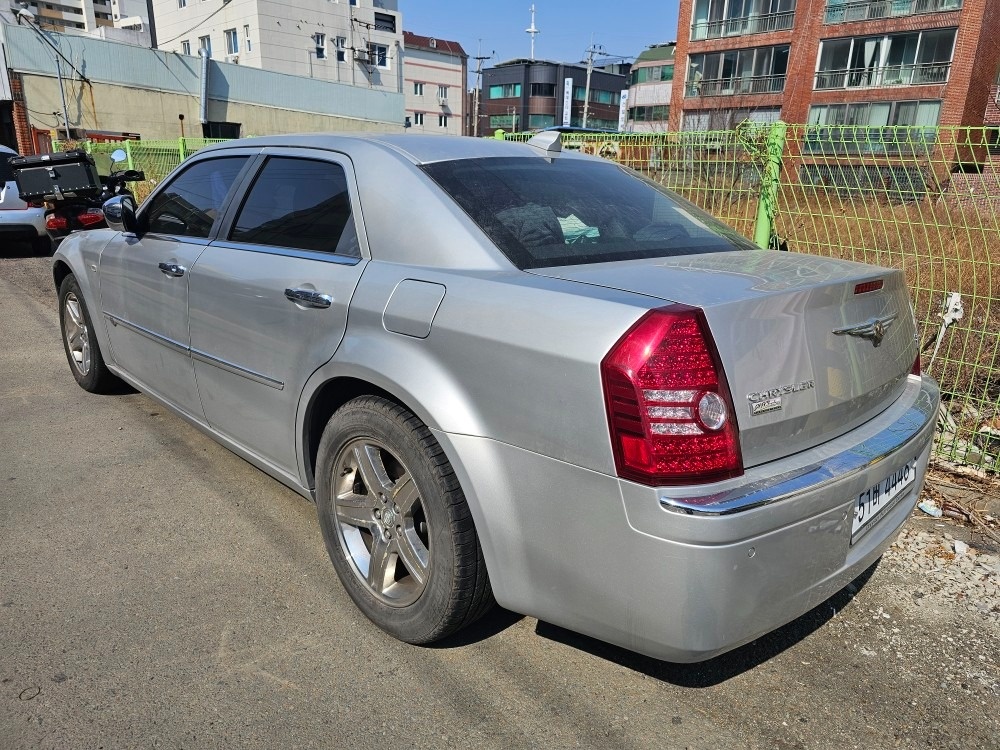 300C 3.5(V6 MPI) 매물 썸네일