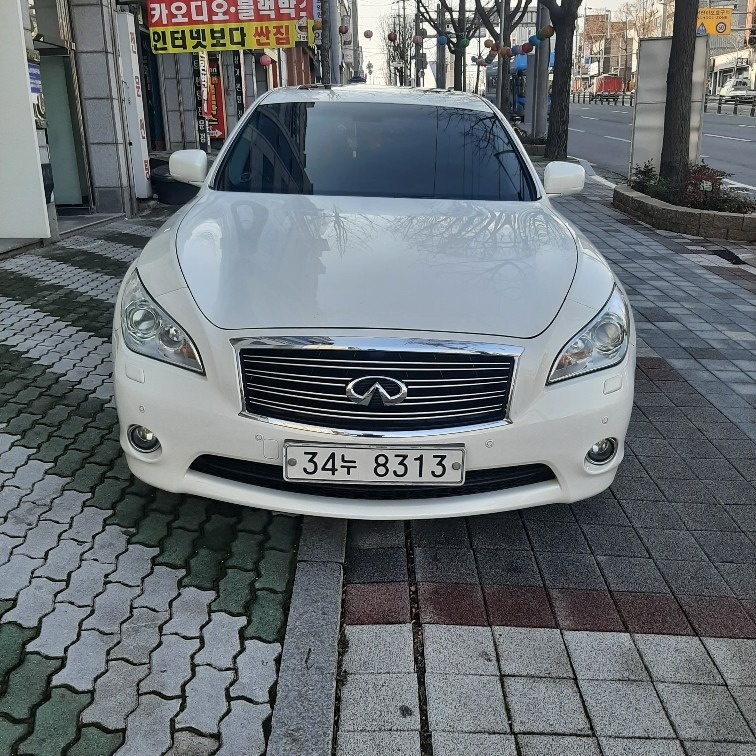 M Y51 3.7 RWD (333마력) 매물 썸네일