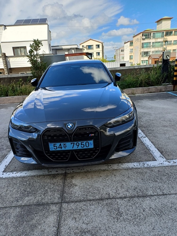 i4 그란쿠페G26 M50(84kWh) xDrive (544마력) 매물 썸네일