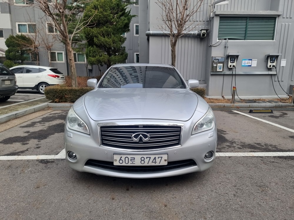 M Y51 3.7 RWD (333마력) 매물 썸네일