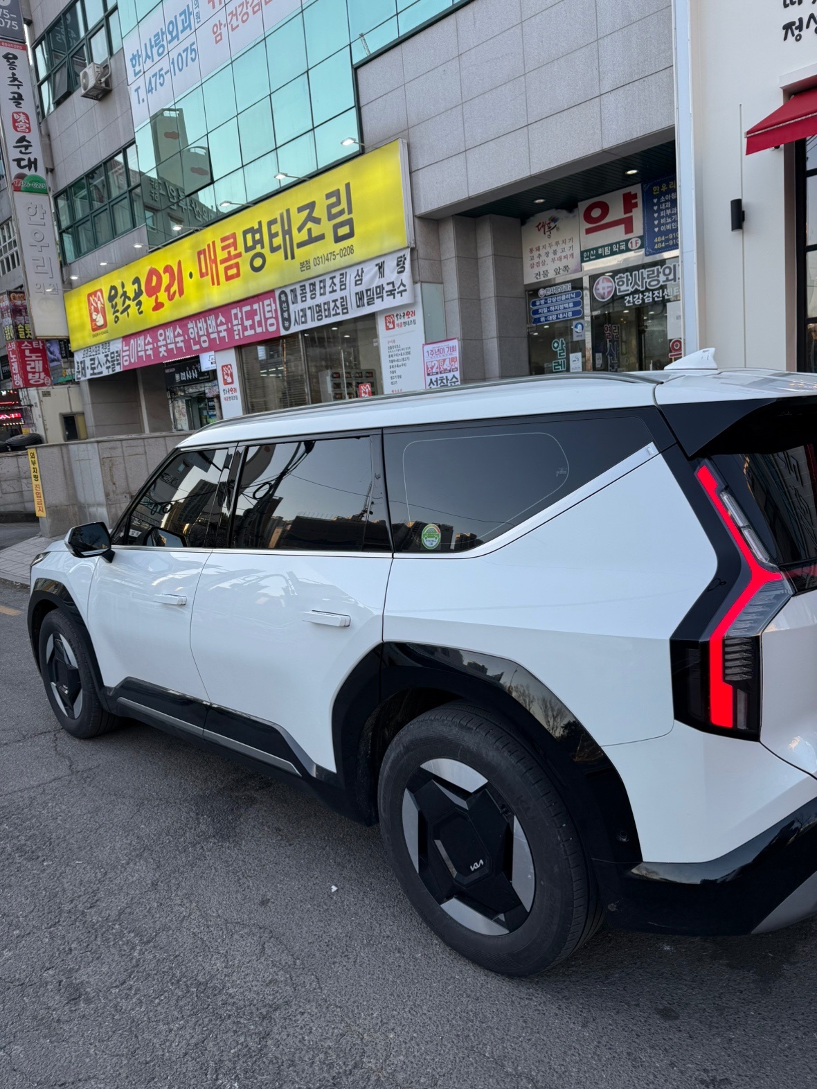 EV9 MV1 BEV(99.8kWh) 4WD 어스(7인승) 매물 썸네일