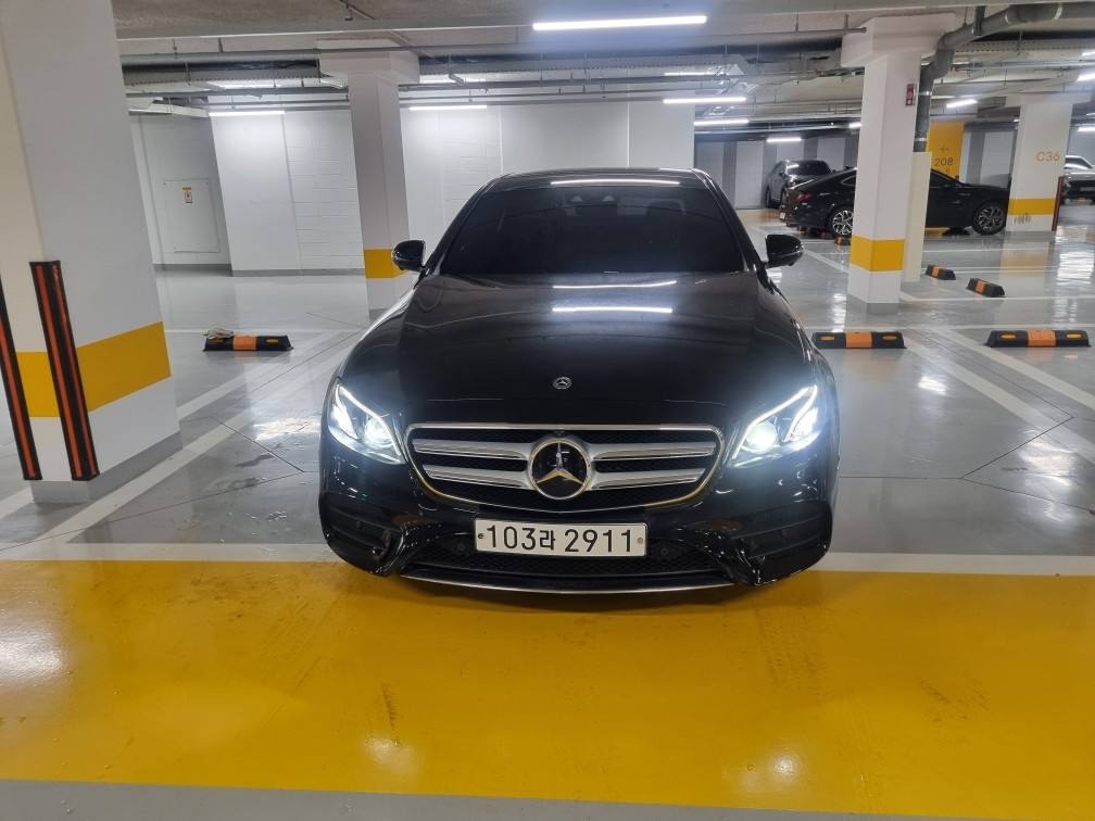 E 클래스 W213 E350 4Matic 후기형 (299마력)AMG Line 매물 썸네일