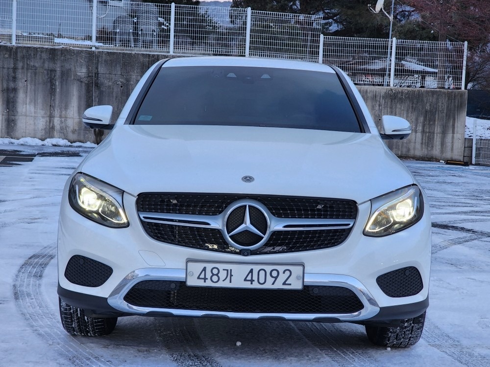 GLC X253 GLC300 4Matic Coupe 전기형 (245마력) 매물 썸네일