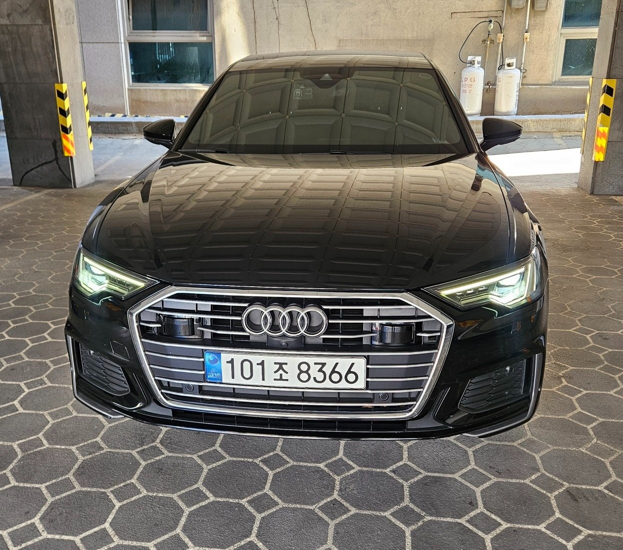 A6 C8/4A 40 TDI (MHEV) (204마력)프리미엄 매물 썸네일