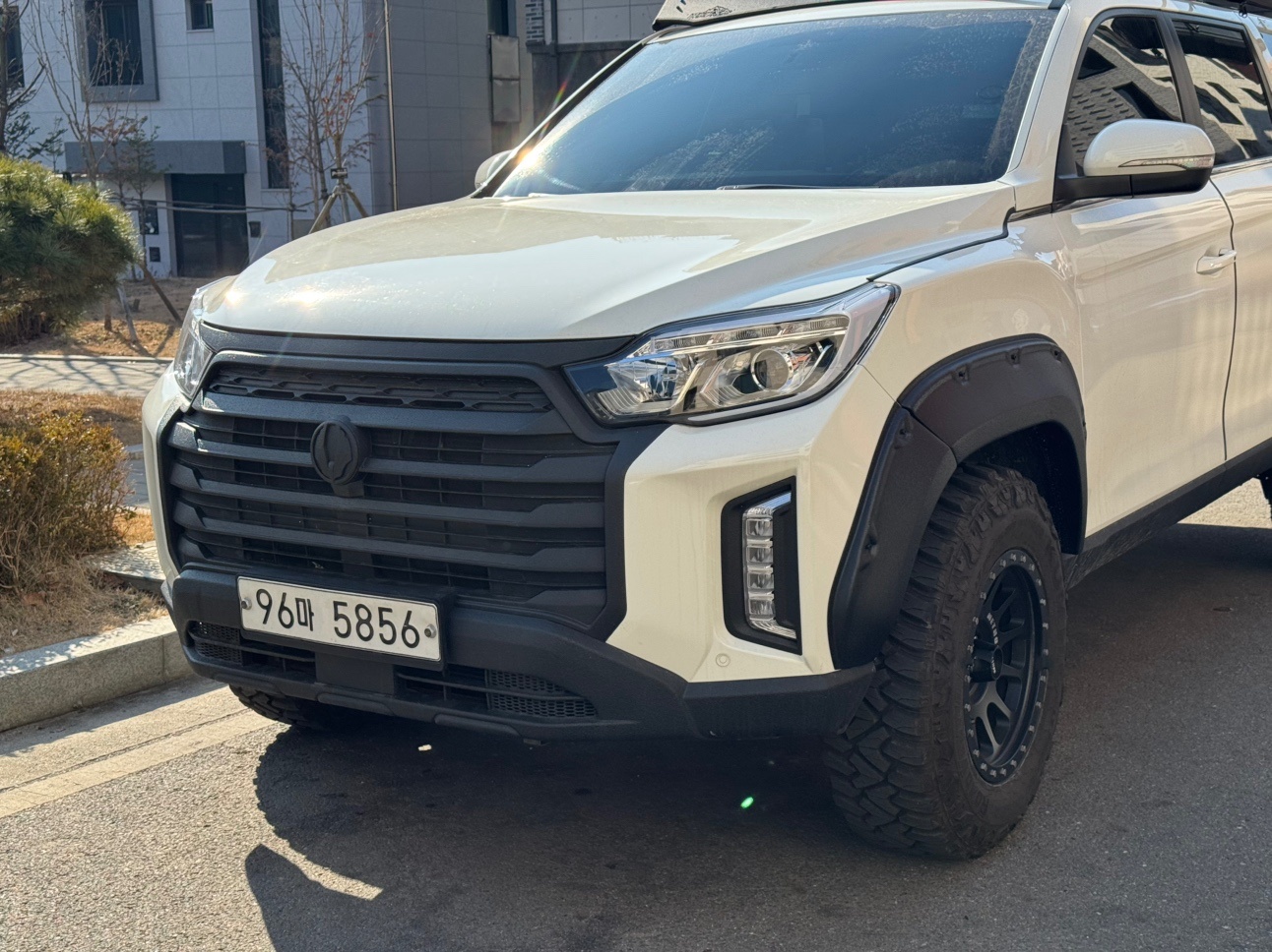 렉스턴 스포츠 Q200. G4 5인승(디젤 2.2) 4WD 어드벤처 매물 썸네일