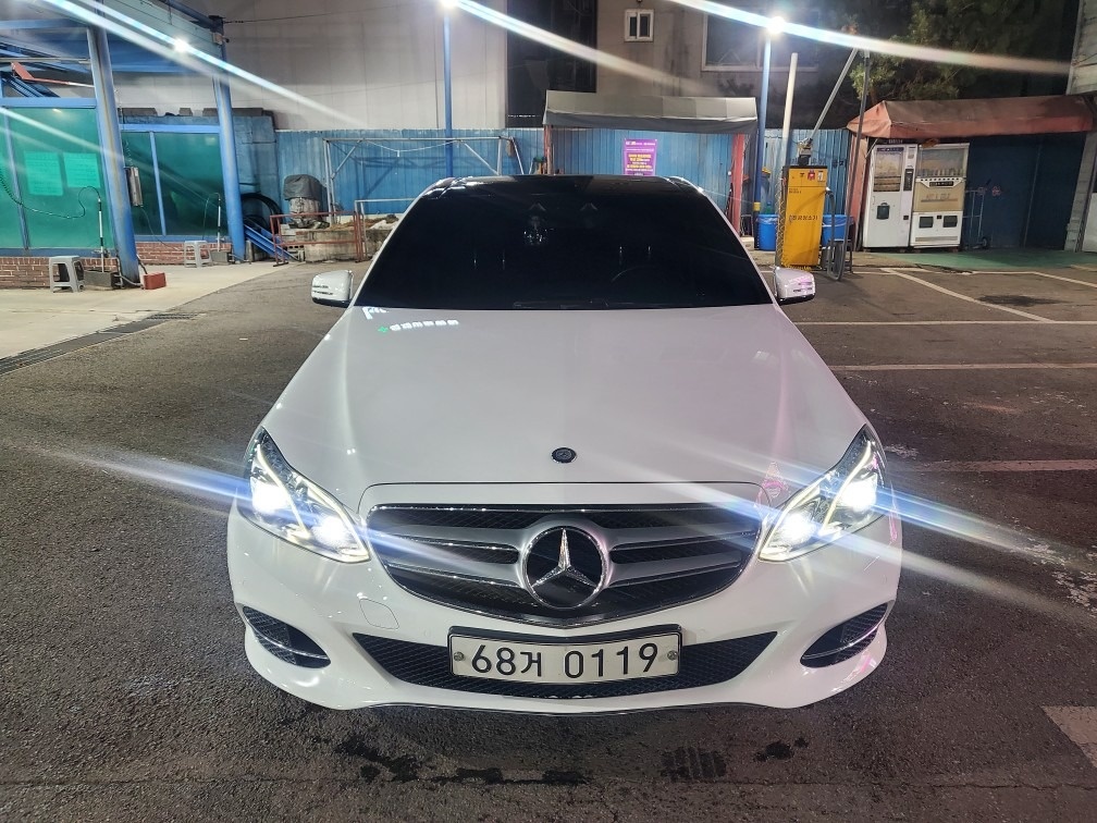 E 클래스 W212 E300 4Matic 후기형 (252마력)아방가르드 매물 썸네일