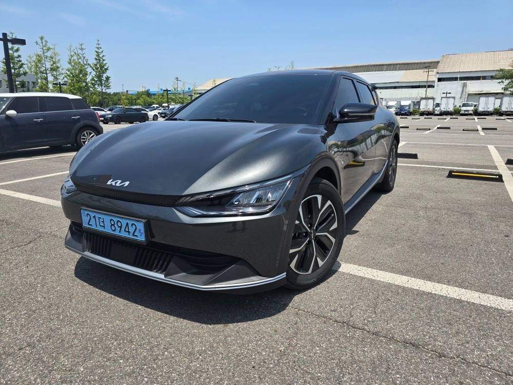 EV6 CV BEV(롱레인지/77.4kWh) RWD 라이트(470km) 매물 썸네일