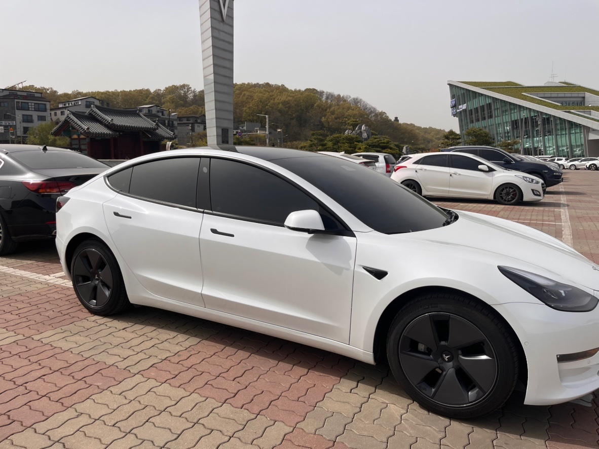 모델 3 BEV(75kWh) AWD 롱 레인지 매물 썸네일