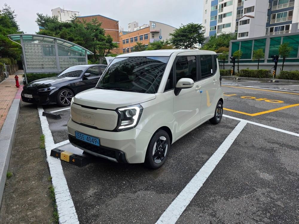 더 뉴 레이 PE2 TAM BEV(35.2 kWh) FWD 에어(205km) 매물 썸네일