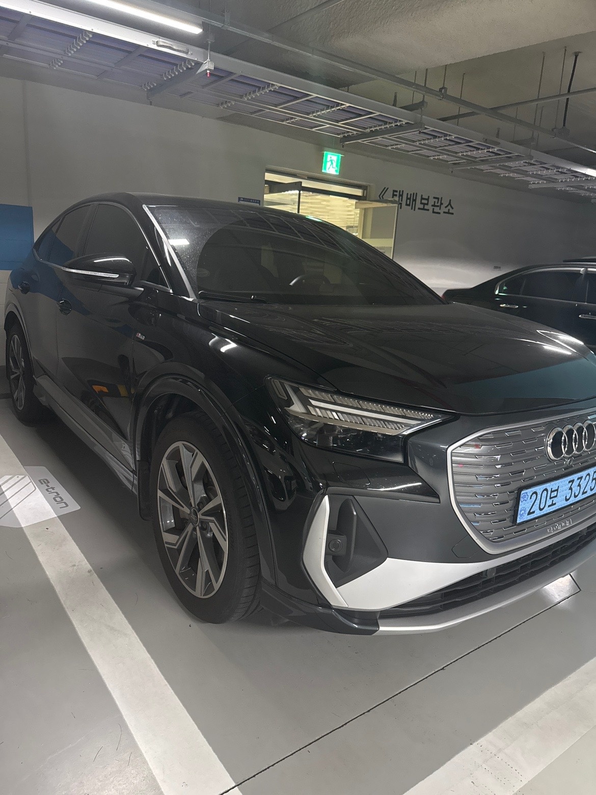 Q4 e-tron BEV(82kWh) 스포트백 RWD 40 (357km) 매물 썸네일
