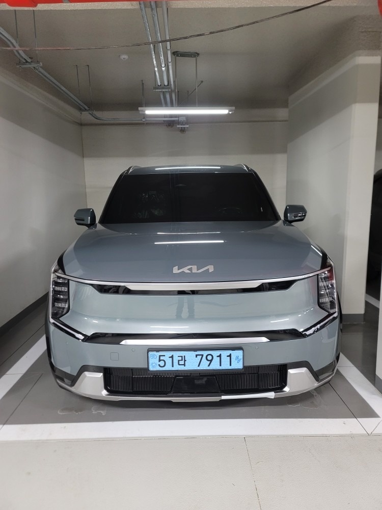 EV9 MV1 BEV(99.8kWh) 4WD 어스(7인승) 매물 썸네일