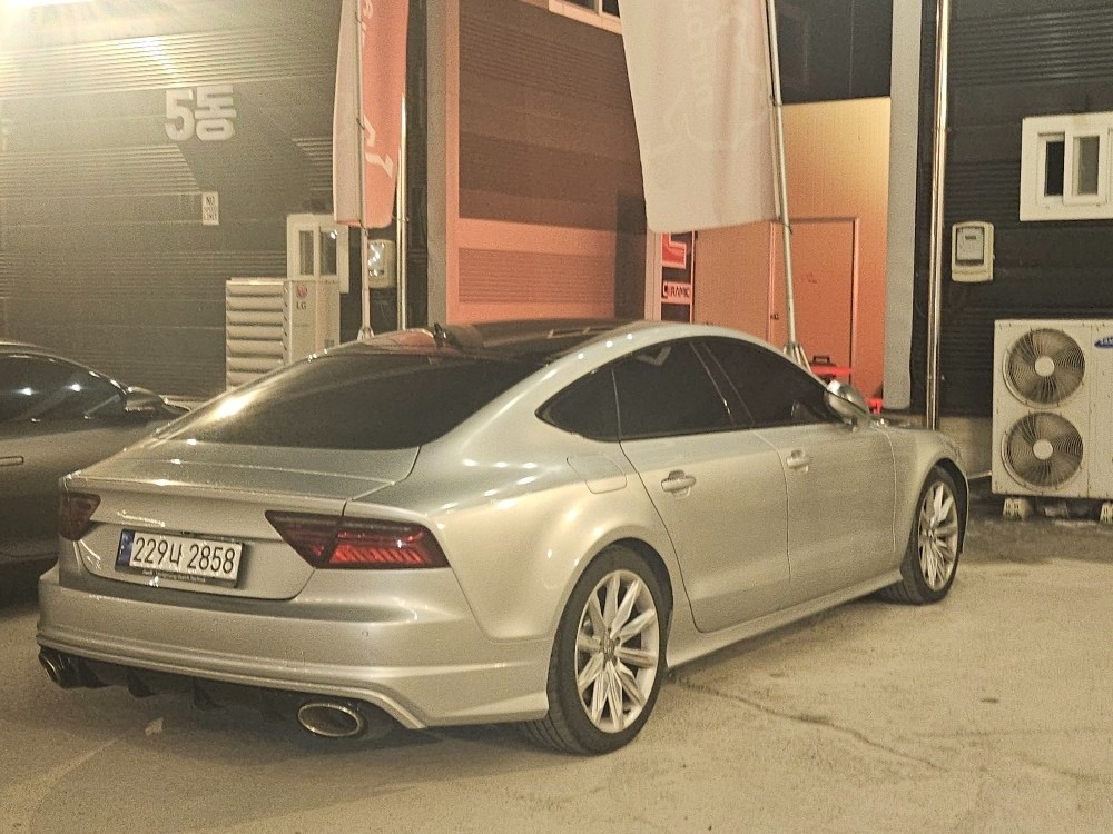 A7 Sportback 4G8 55 TDI 콰트로 (313마력) 매물 썸네일