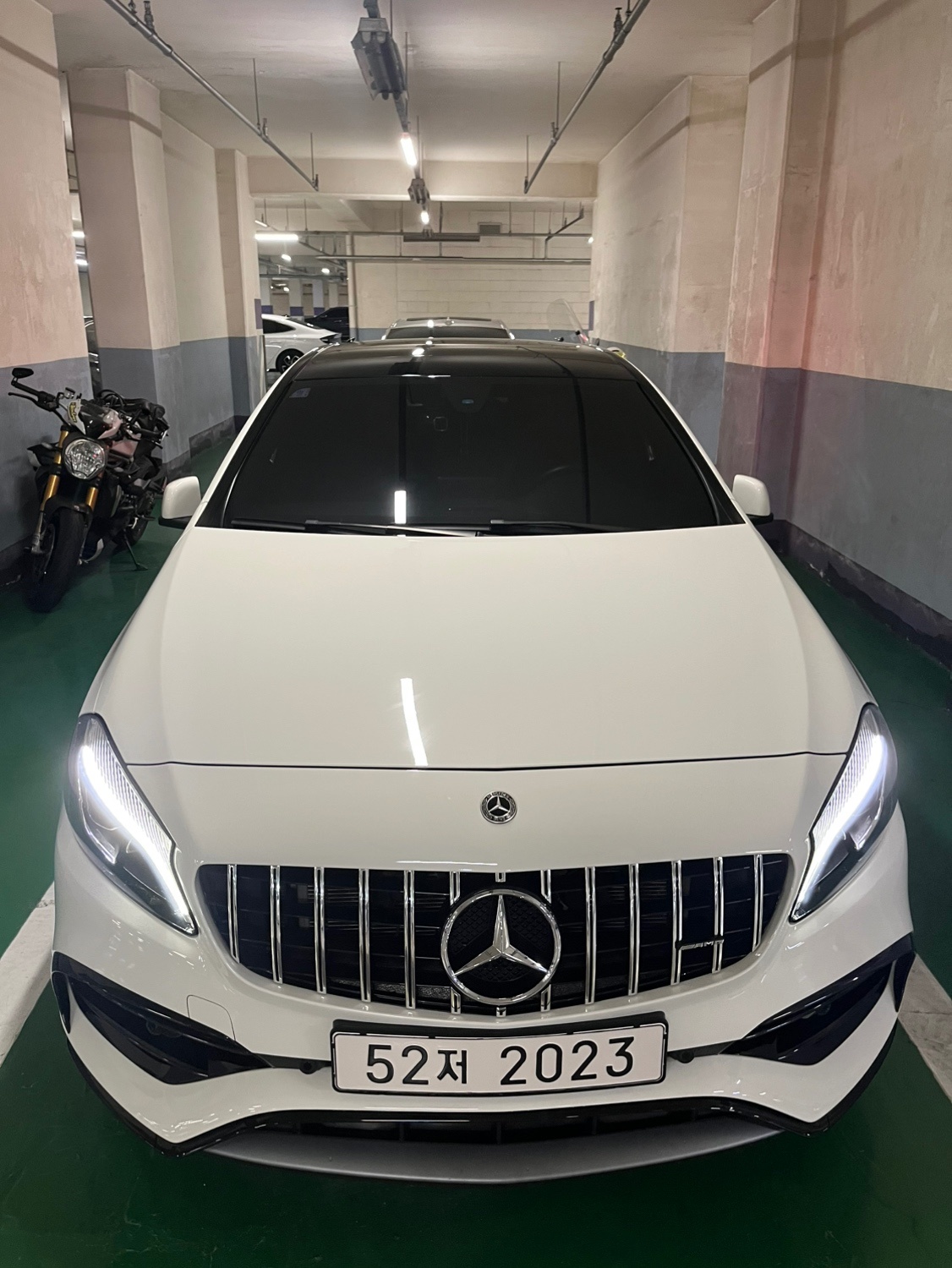 A 클래스 W176 A45 amg 4Matic (388마력) 매물 썸네일