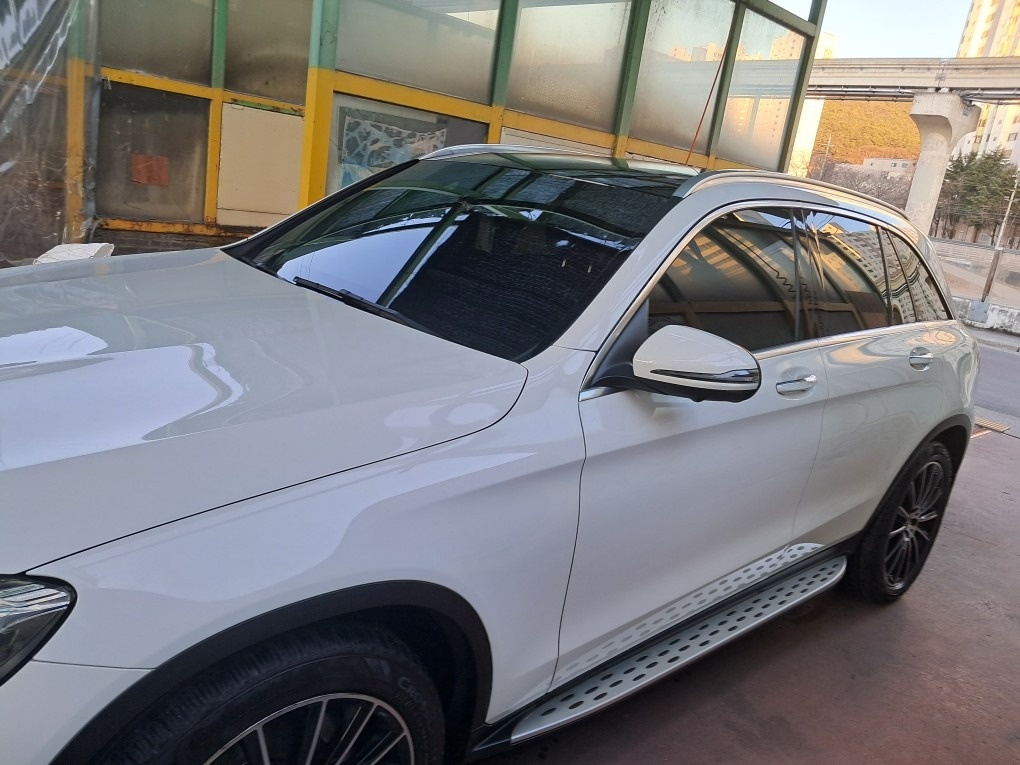 GLC X253 GLC300 4Matic 전기형 (245마력)AMG Line 매물 썸네일