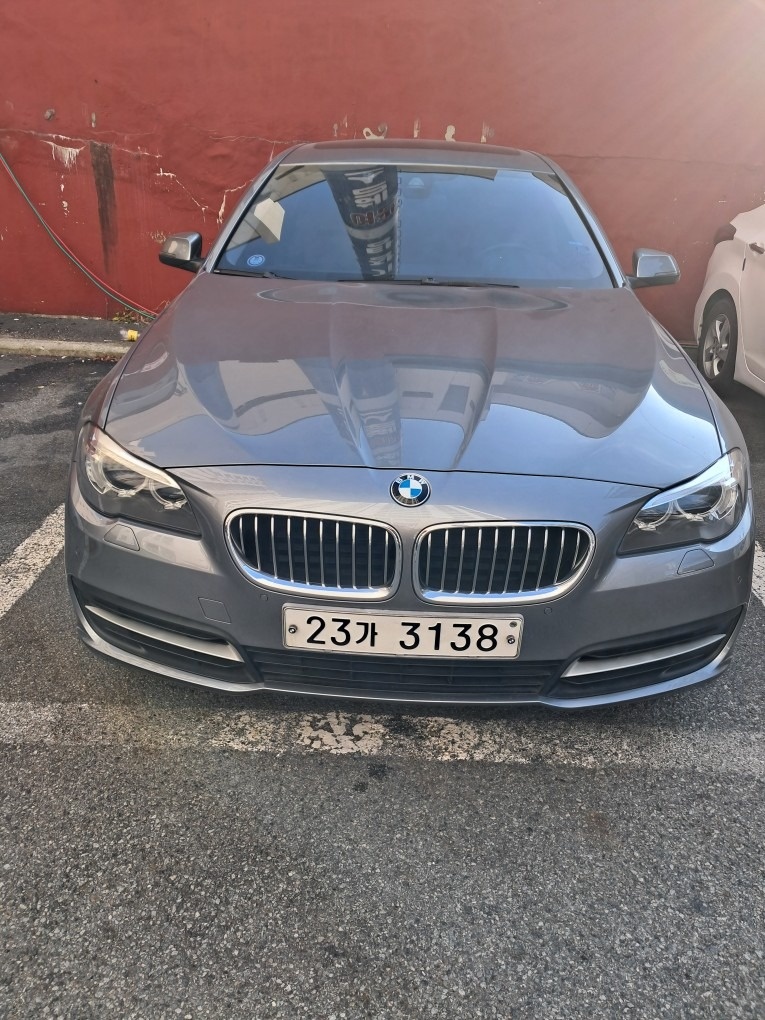 5시리즈 F10 528 i xDrive (245마력) 매물 썸네일