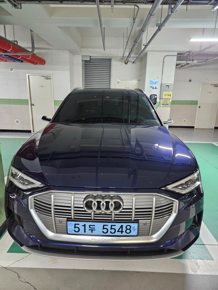 e-tron 전기(95kWh) AWD 55 quattro 매물 썸네일