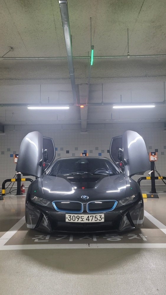 i8 I12 1.5 PHEV 쿠페 4WD 전기형 (231마력) 매물 썸네일