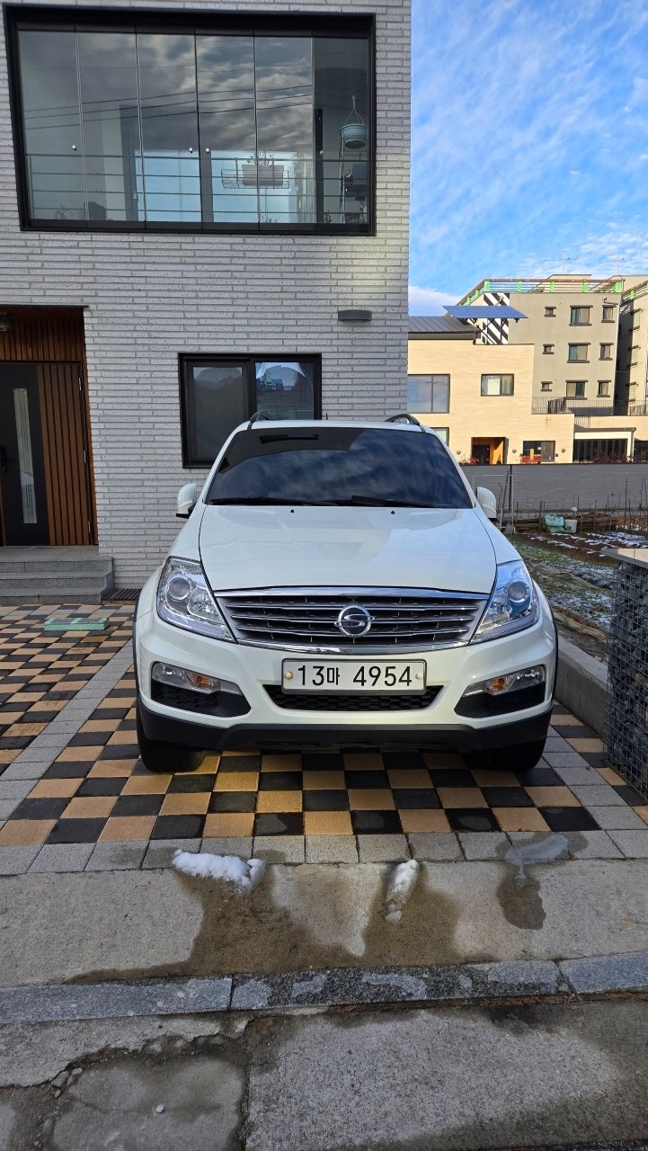 렉스턴 W Y200 7인승(RX7 2.0) 4WD 프레스티지 매물 썸네일