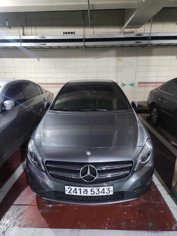 A 클래스 W176 A200 CDI (136마력)스타일 매물 썸네일