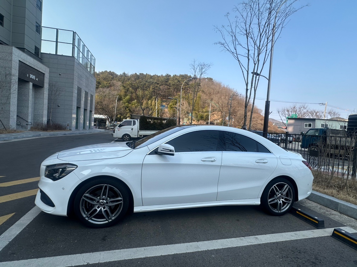 CLA 클래스 C117 CLA220 후기형 (184마력) 매물 썸네일