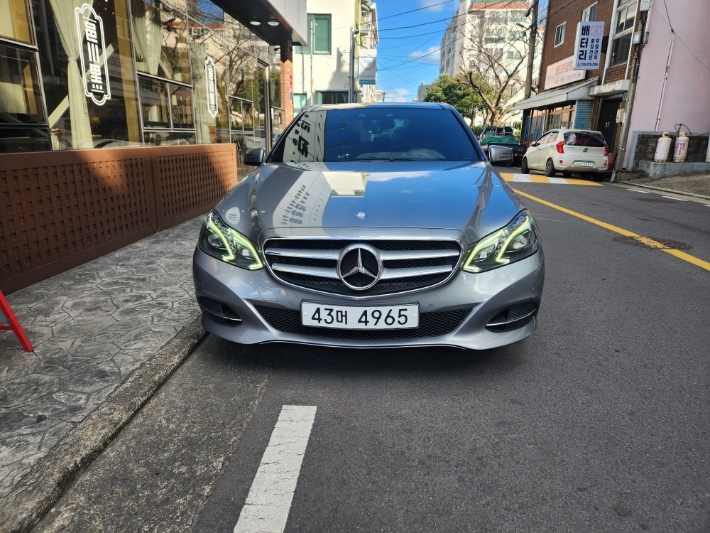 E 클래스 W212 E300 4Matic 후기형 (252마력)아방가르드 매물 썸네일