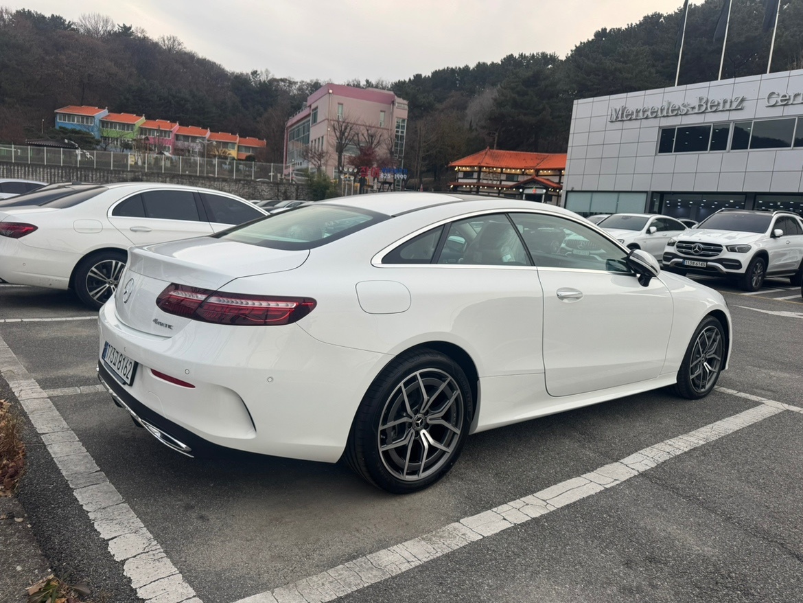 E 클래스 W213 E300 d 4Matic Coupe 후기형 (265마력) 매물 썸네일