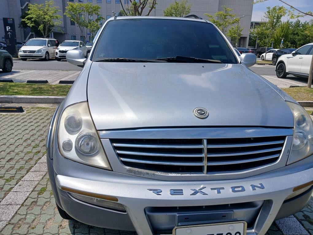 뉴 렉스턴 Y200 7인승(디젤 RX5 EDi) 4WD 최고급 매물 썸네일