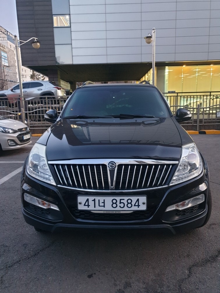 렉스턴 W Y200 7인승(RX5 2.0) 4WD 디럭스 매물 썸네일