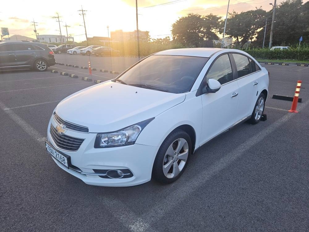 크루즈 J300 4도어 1.8 DOHC FWD (142마력) 매물 썸네일