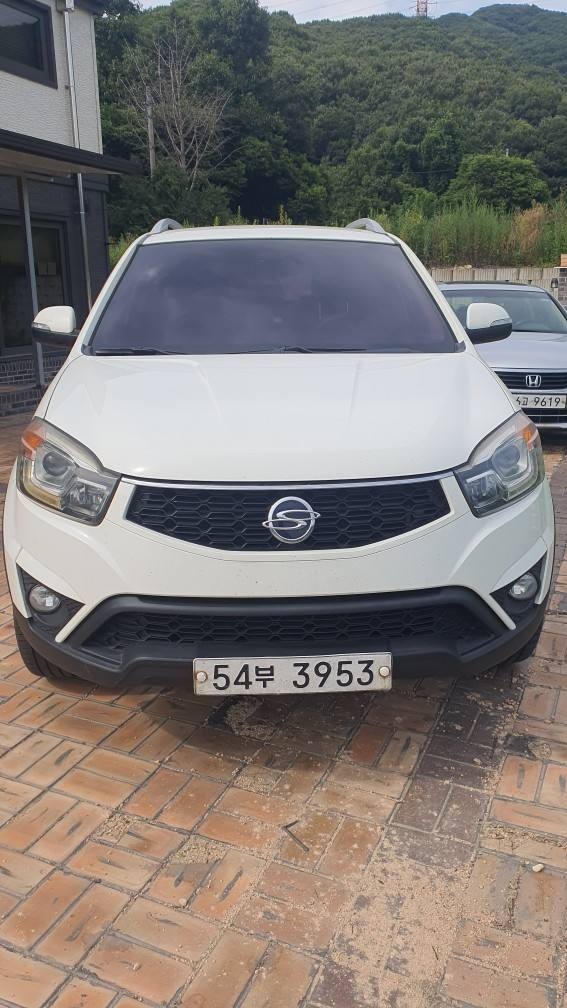 뉴 코란도 C C200 5인승(디젤 2.0) FWD CVT 고급 매물 썸네일