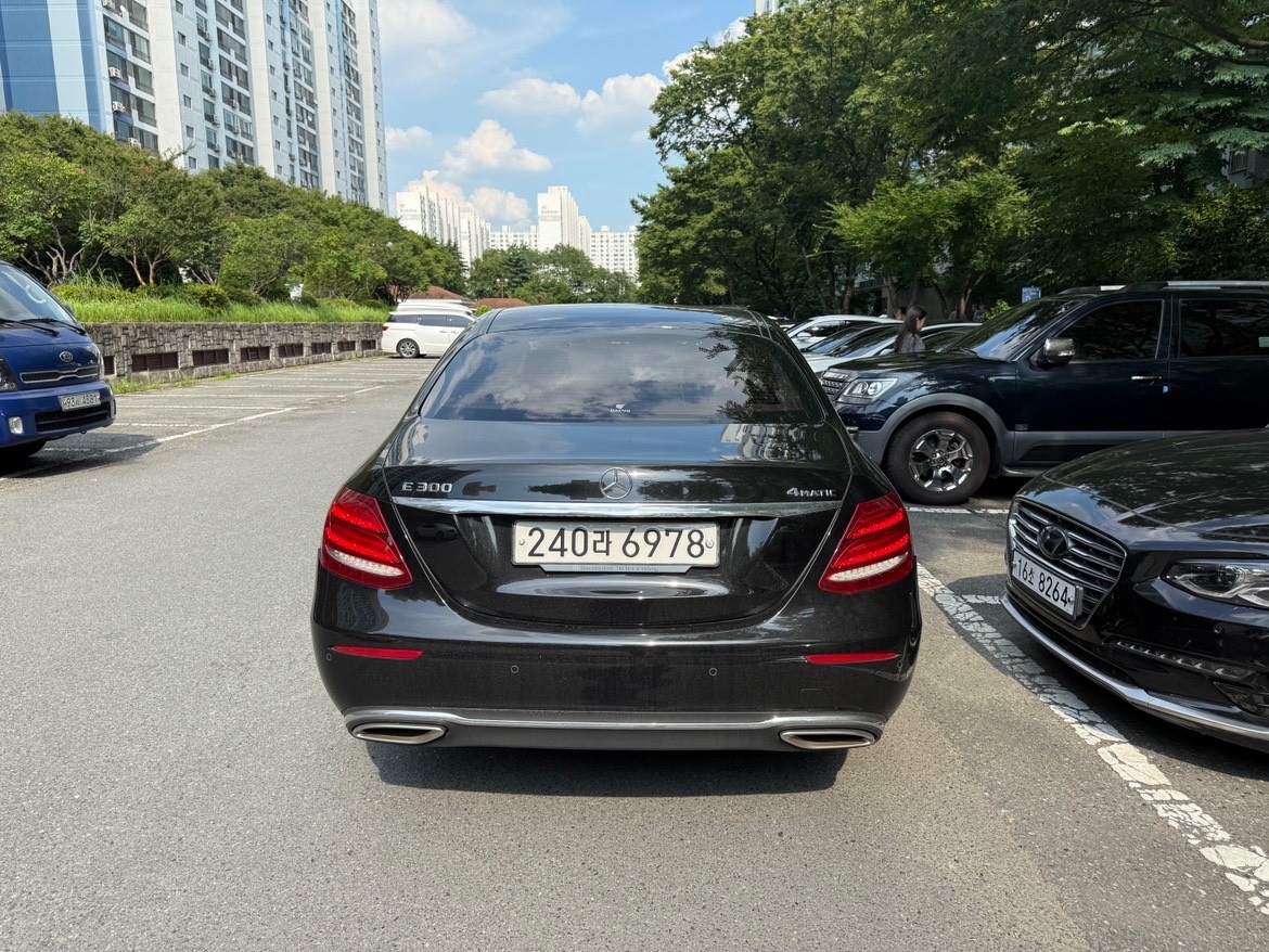 E 클래스 W213 E300 4Matic 전기형 (211마력) 매물 썸네일