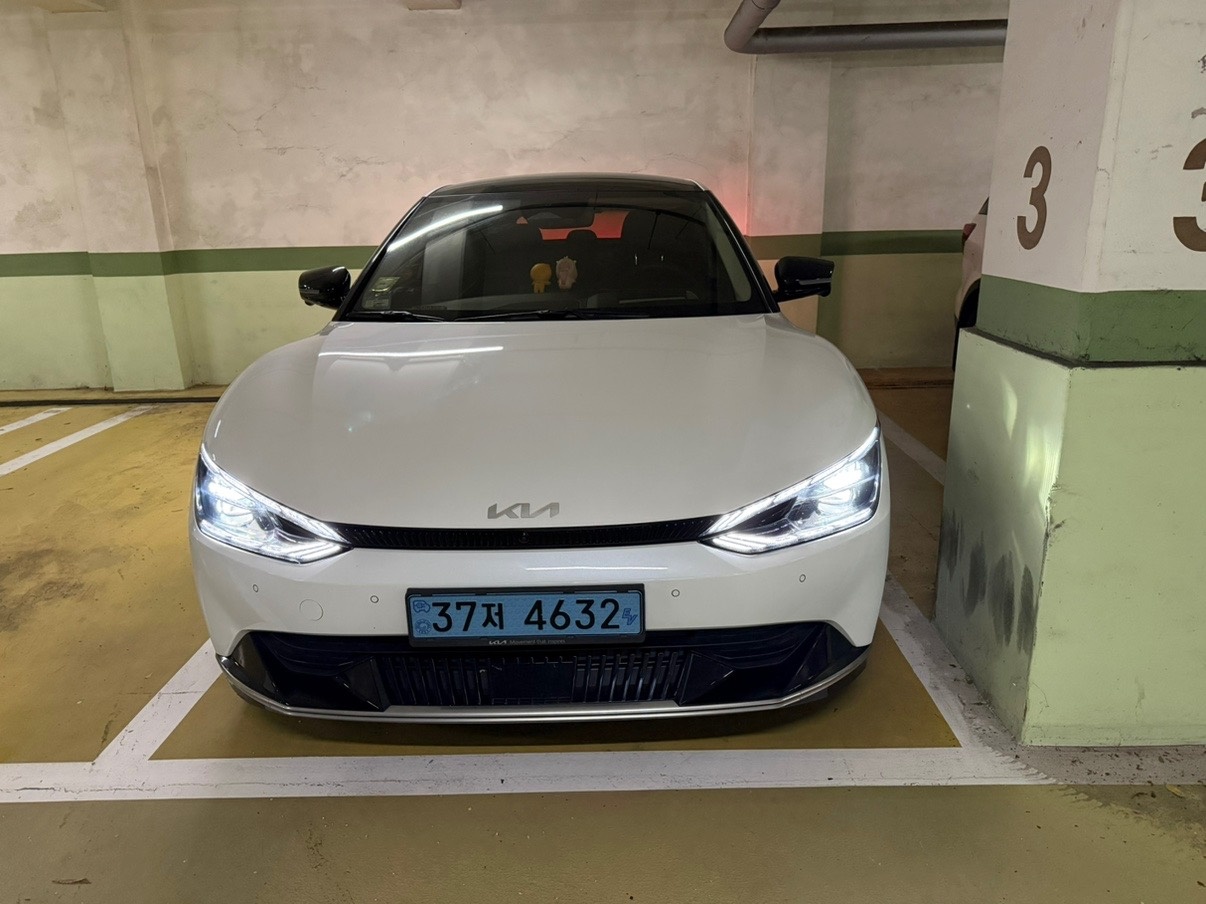 EV6 CV BEV(롱레인지/77.4kWh) RWD 어스(470km) 매물 썸네일