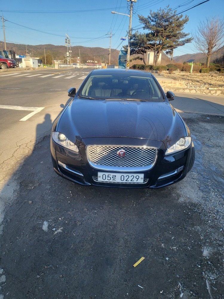 XJ X351 2.0 럭셔리 SWB 매물 썸네일