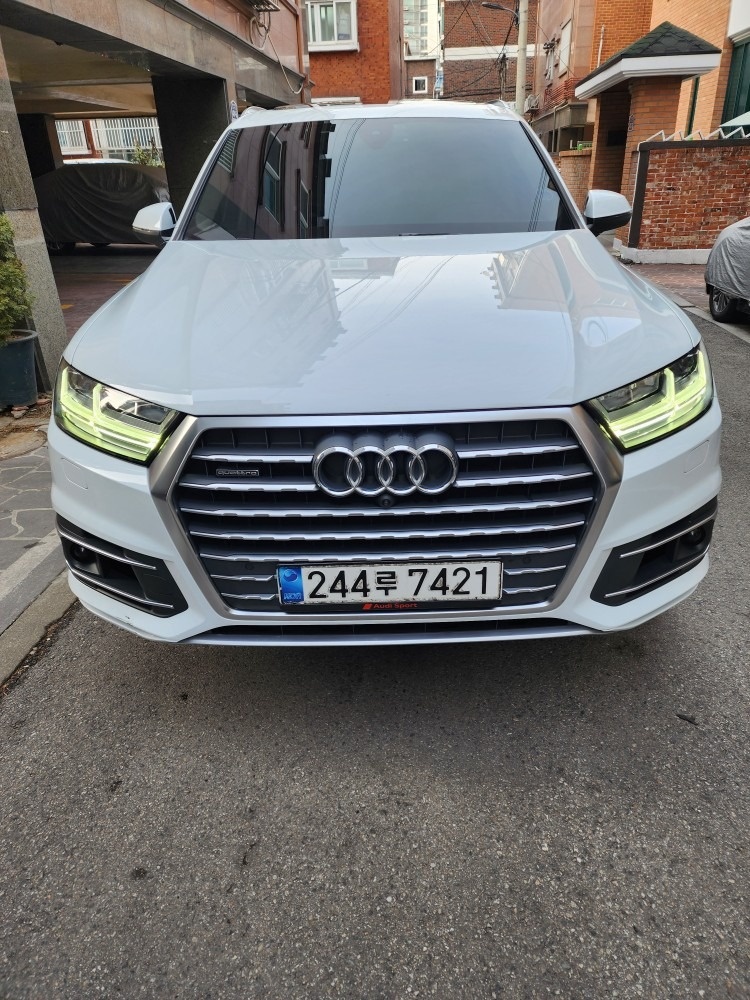 Q7 4M 55 TFSI 콰트로 Premium(340마력) 매물 썸네일